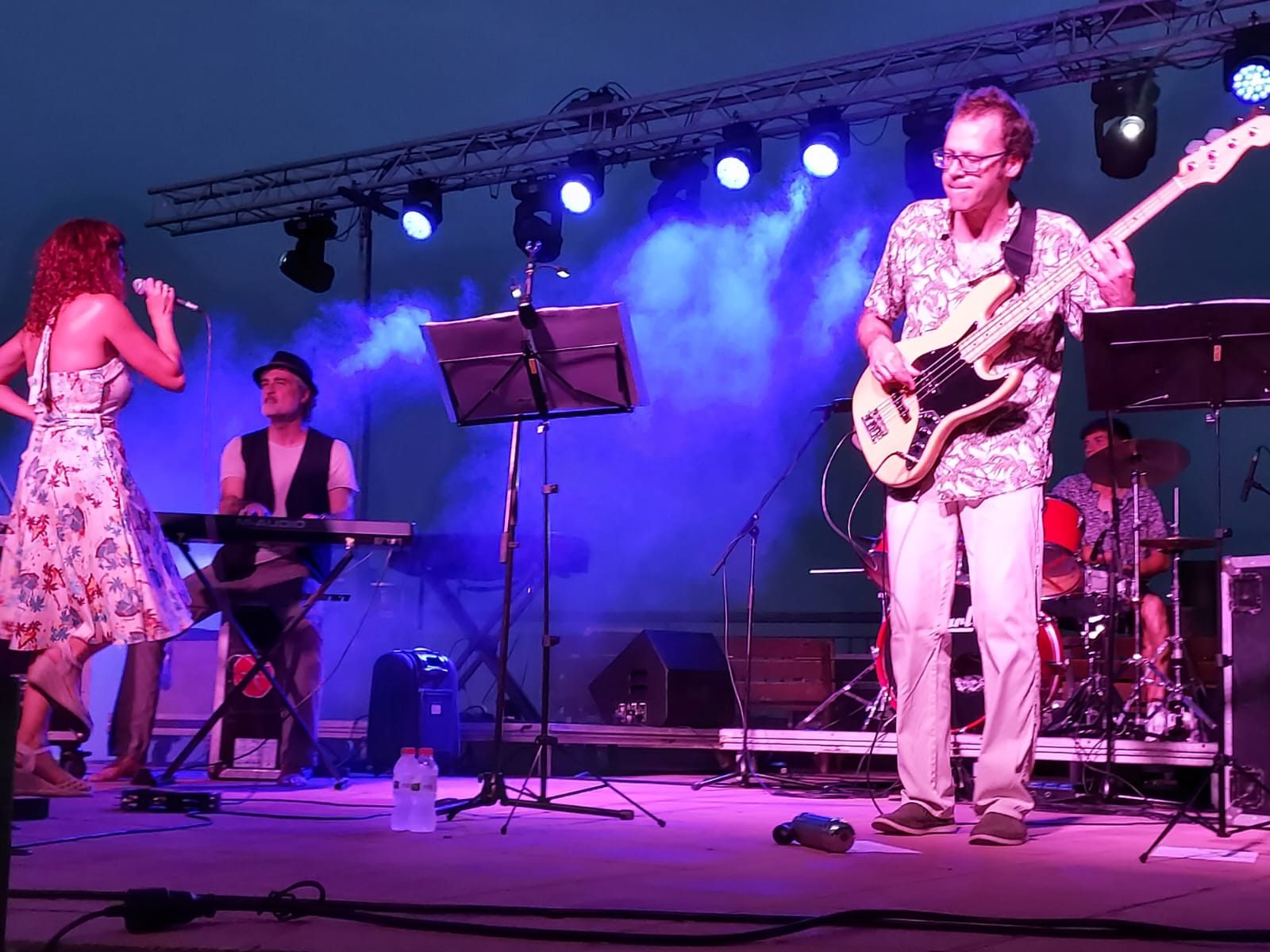 Escenari amb fum lila